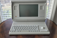 Macintosh-Portable-1